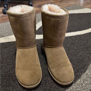 Women’s Bearpaw boots